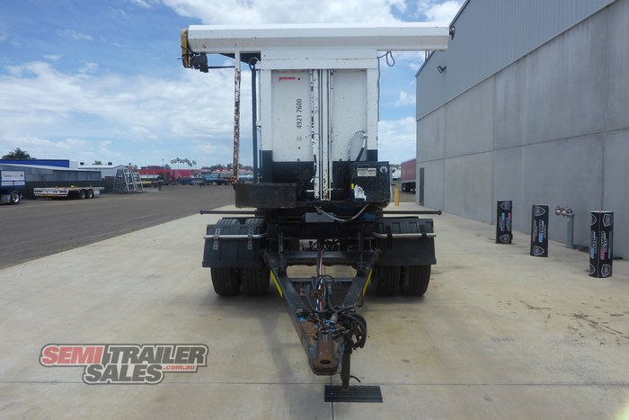 2006 HaulMaster Hook Lift Dog Trailer
