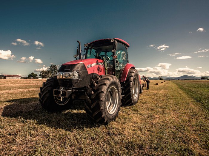 CASE IH FARMALL 105C