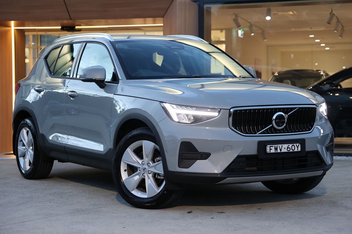 2026 Volvo XC40 Plus B4