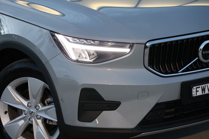 2026 Volvo XC40 Plus B4
