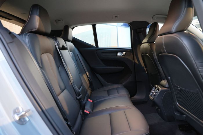 2026 Volvo XC40 Plus B4