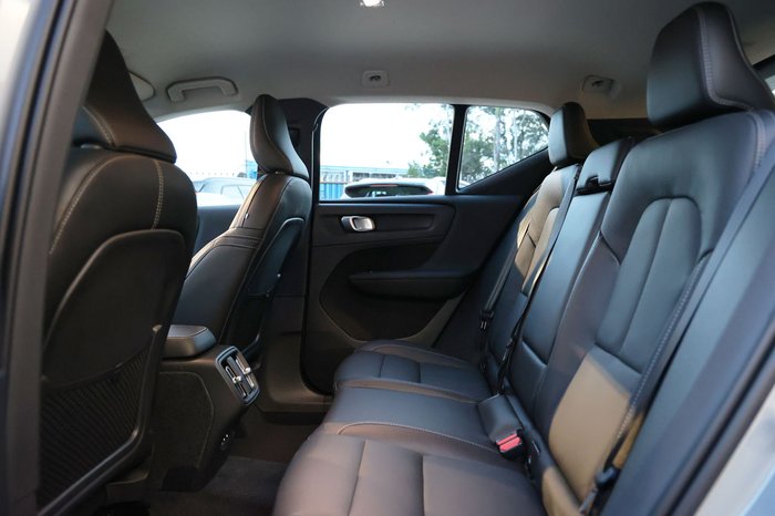2026 Volvo XC40 Plus B4
