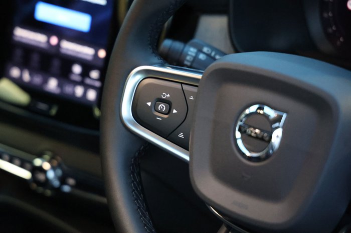 2026 Volvo XC40 Plus B4