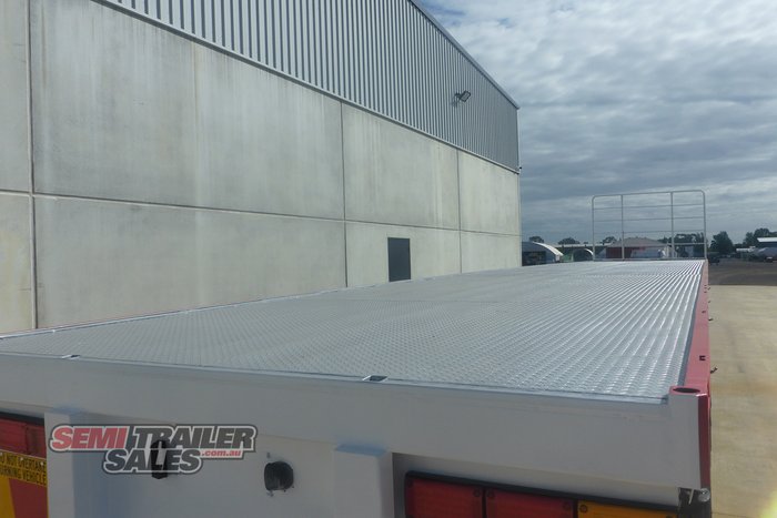 1999 Freighter 48FT Flat Top