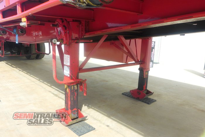 1999 Freighter 48FT Flat Top