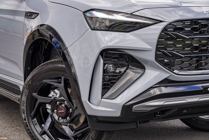 2026 Isuzu MU-X X-TERRAIN
