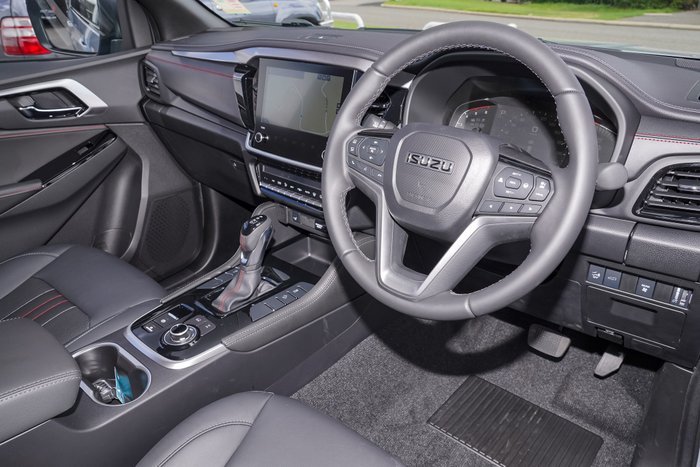 2026 Isuzu MU-X X-TERRAIN