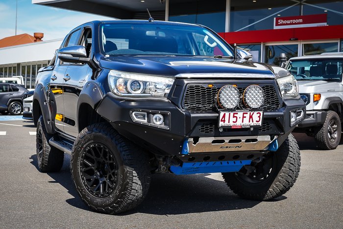 2015 Toyota HILUX SR5