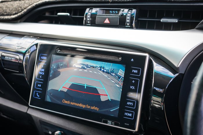 2015 Toyota HILUX SR5