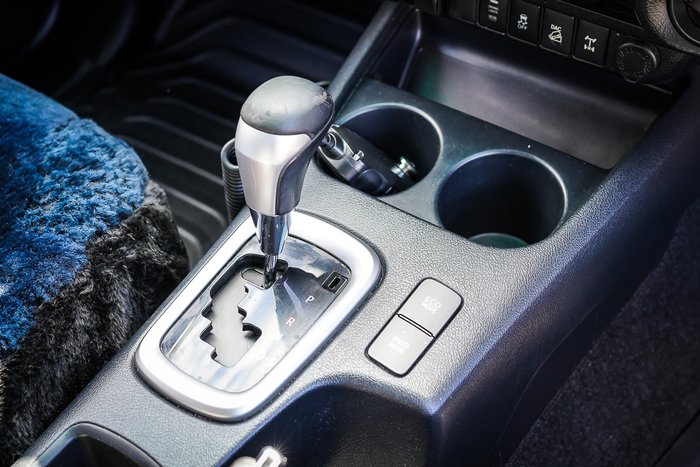 2015 Toyota HILUX SR5