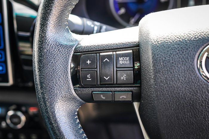 2015 Toyota HILUX SR5