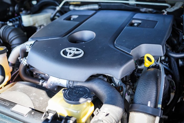 2015 Toyota HILUX SR5