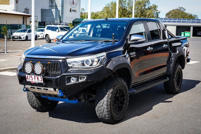 2015 Toyota HILUX SR5