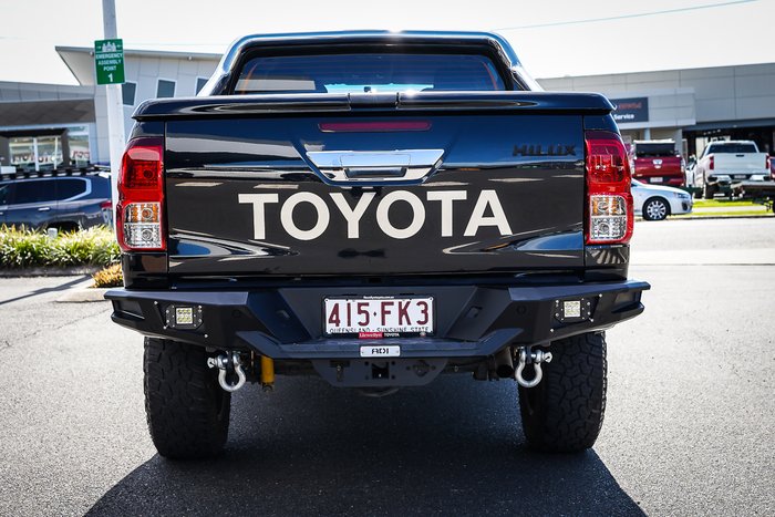 2015 Toyota HILUX SR5