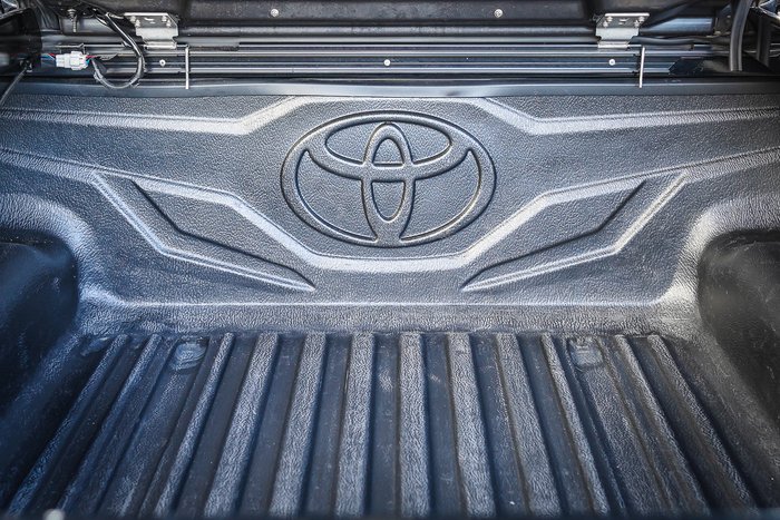 2015 Toyota HILUX SR5