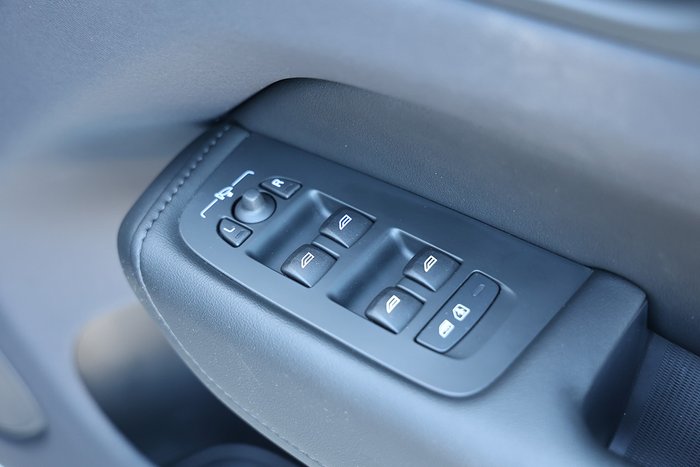 2022 Volvo XC60 Plus B5