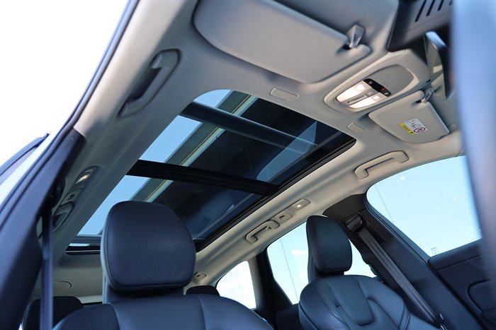 2022 Volvo XC60 Plus B5