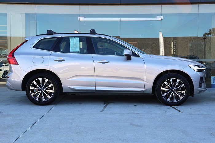 2022 Volvo XC60 Plus B5