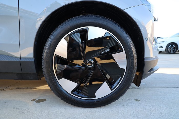 2024 Volvo EX30 Single Motor Extended Range Ultra