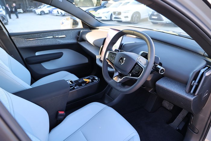 2024 Volvo EX30 Single Motor Extended Range Ultra