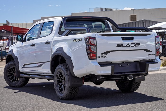 2025 Isuzu D-MAX BLADE
