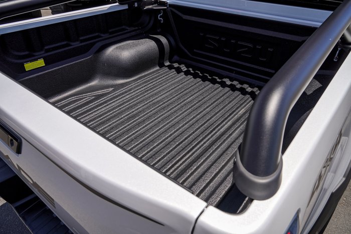 2025 Isuzu D-MAX BLADE