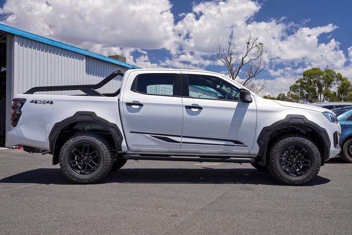 2025 Isuzu D-MAX BLADE