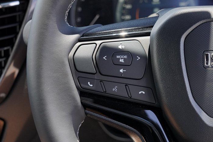 2025 Isuzu D-MAX BLADE