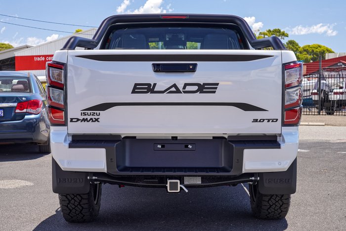 2025 Isuzu D-MAX BLADE