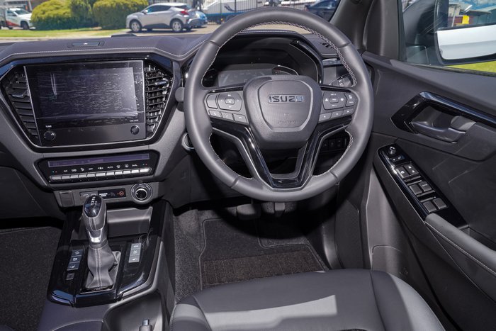 2025 Isuzu D-MAX BLADE