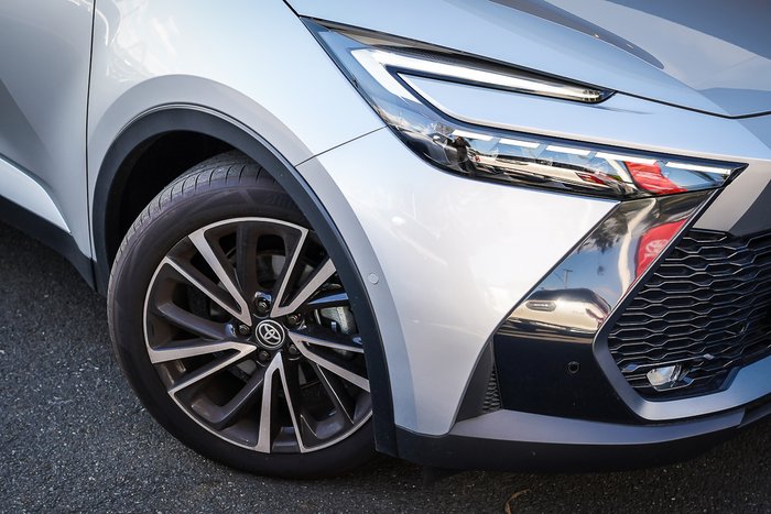 2025 Toyota C-HR HYBRID