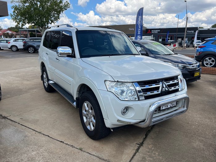 2012 MITSUBISHI PAJERO