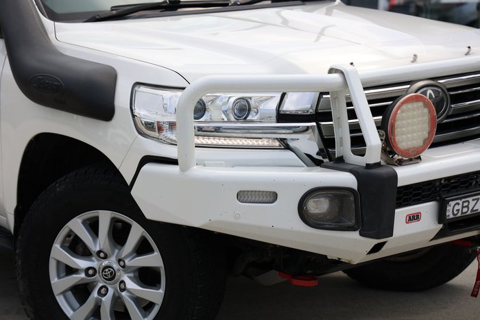 2017 TOYOTA LANDCRUISER SAHARA (4x4)