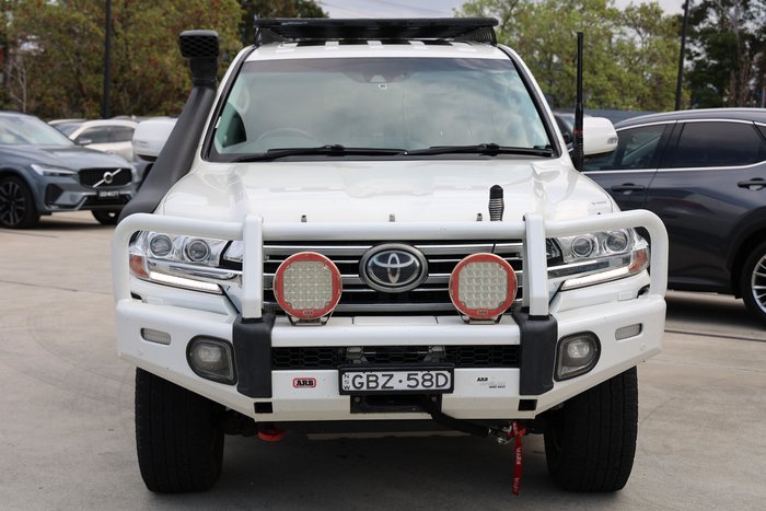 2017 TOYOTA LANDCRUISER SAHARA (4x4)