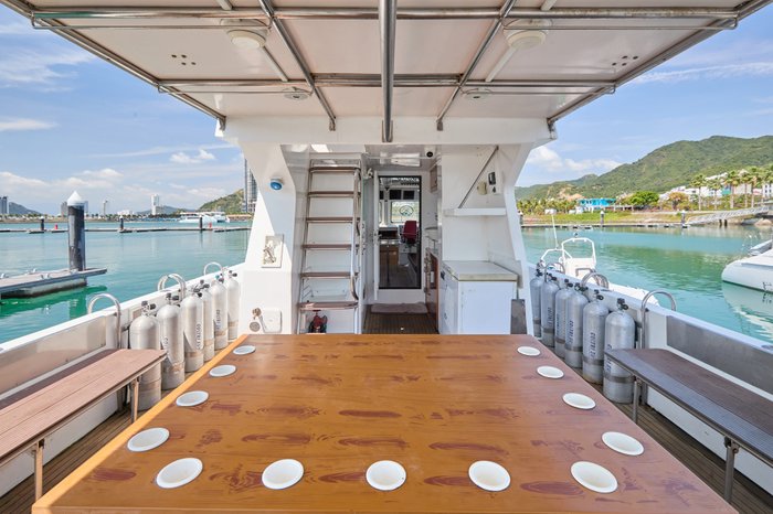 2018 Charter Dive