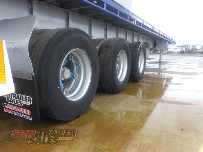 2007 Haulmark Flat Top Extendable 
