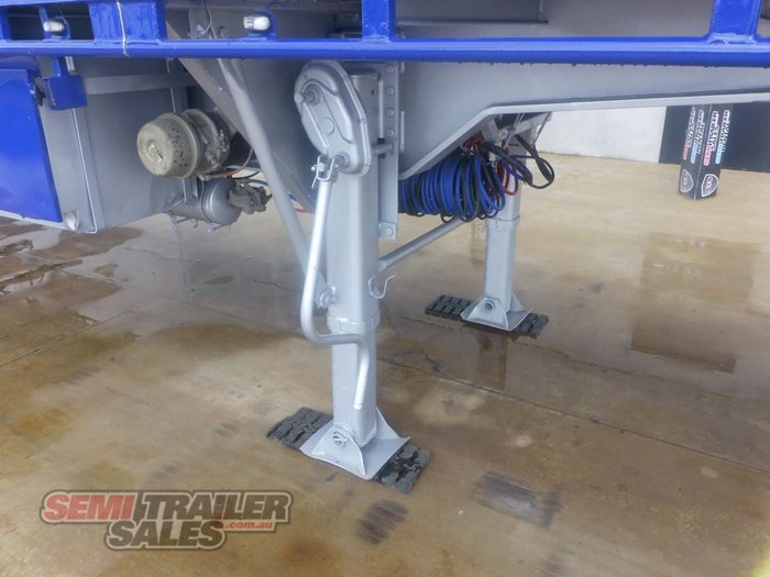 2007 Haulmark Flat Top Extendable 