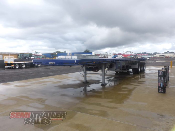 2007 Haulmark Flat Top Extendable 