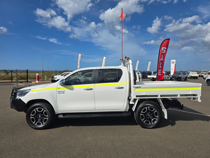 2021 Toyota Hilux SR5