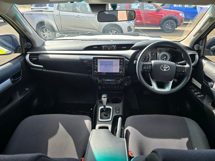 2021 Toyota Hilux SR5