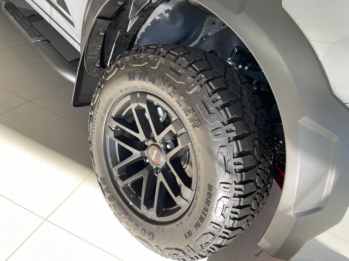 2025 ISUZU D-MAX BLADE