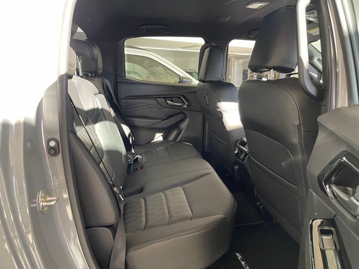 2025 ISUZU D-MAX BLADE