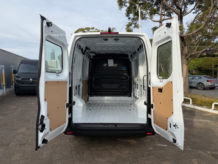 2026 RENAULT MASTER