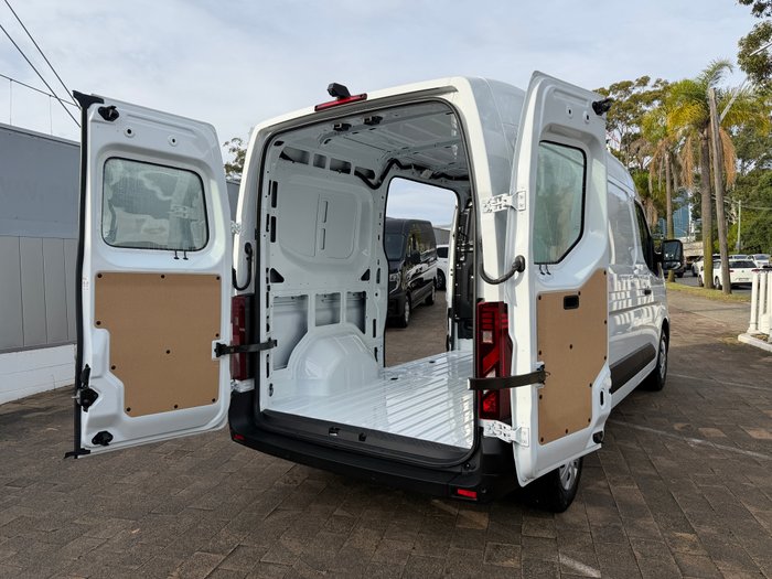 2026 RENAULT MASTER