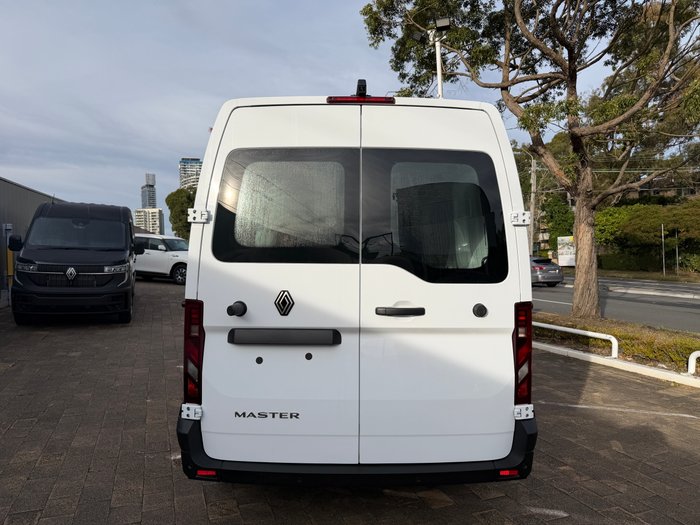 2026 RENAULT MASTER