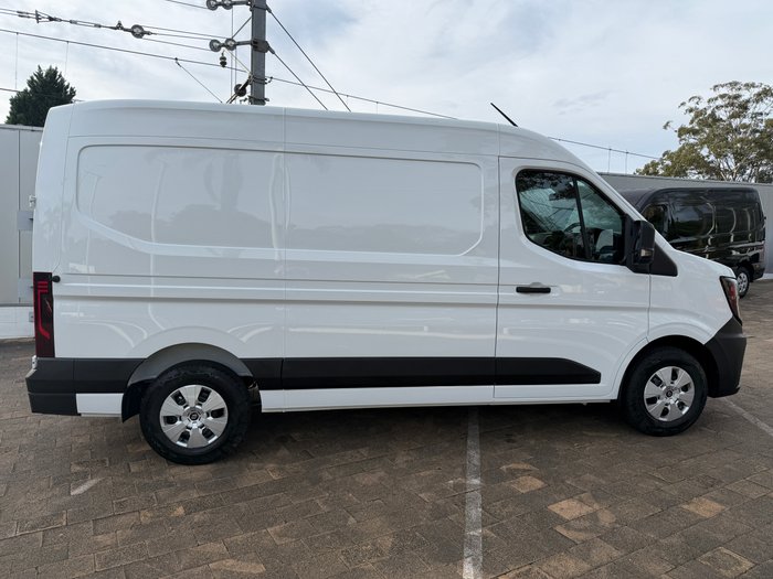 2026 RENAULT MASTER