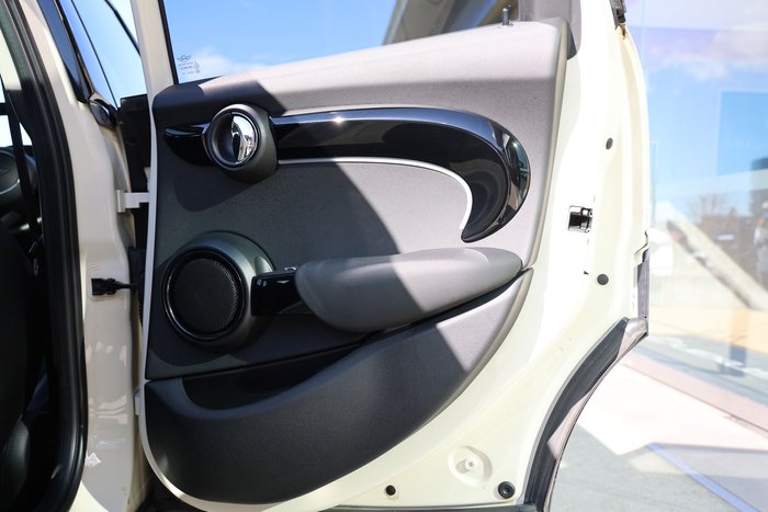2022 MINI 5D HATCH COOPER CLASSIC