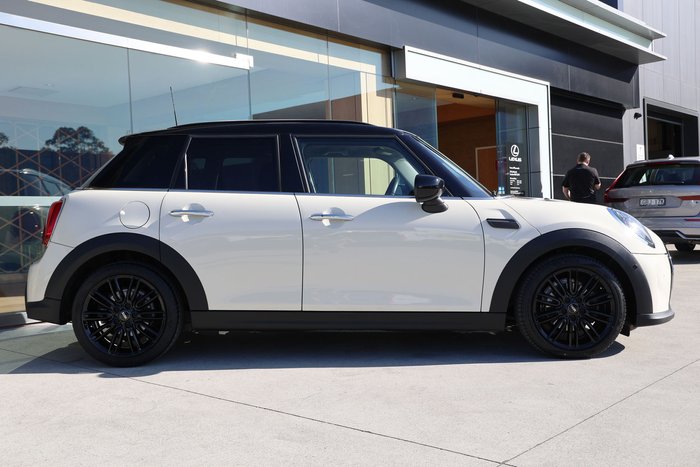 2022 MINI 5D HATCH COOPER CLASSIC