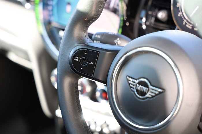 2022 MINI 5D HATCH COOPER CLASSIC