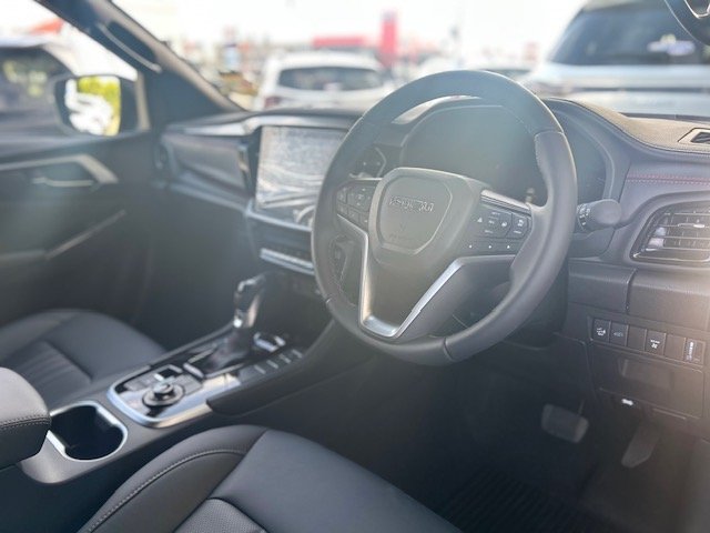 2025 Isuzu MU-X X-TERRAIN